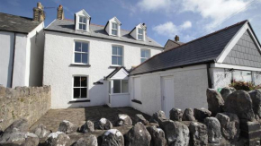 Carreg Lwyd Farmhouse